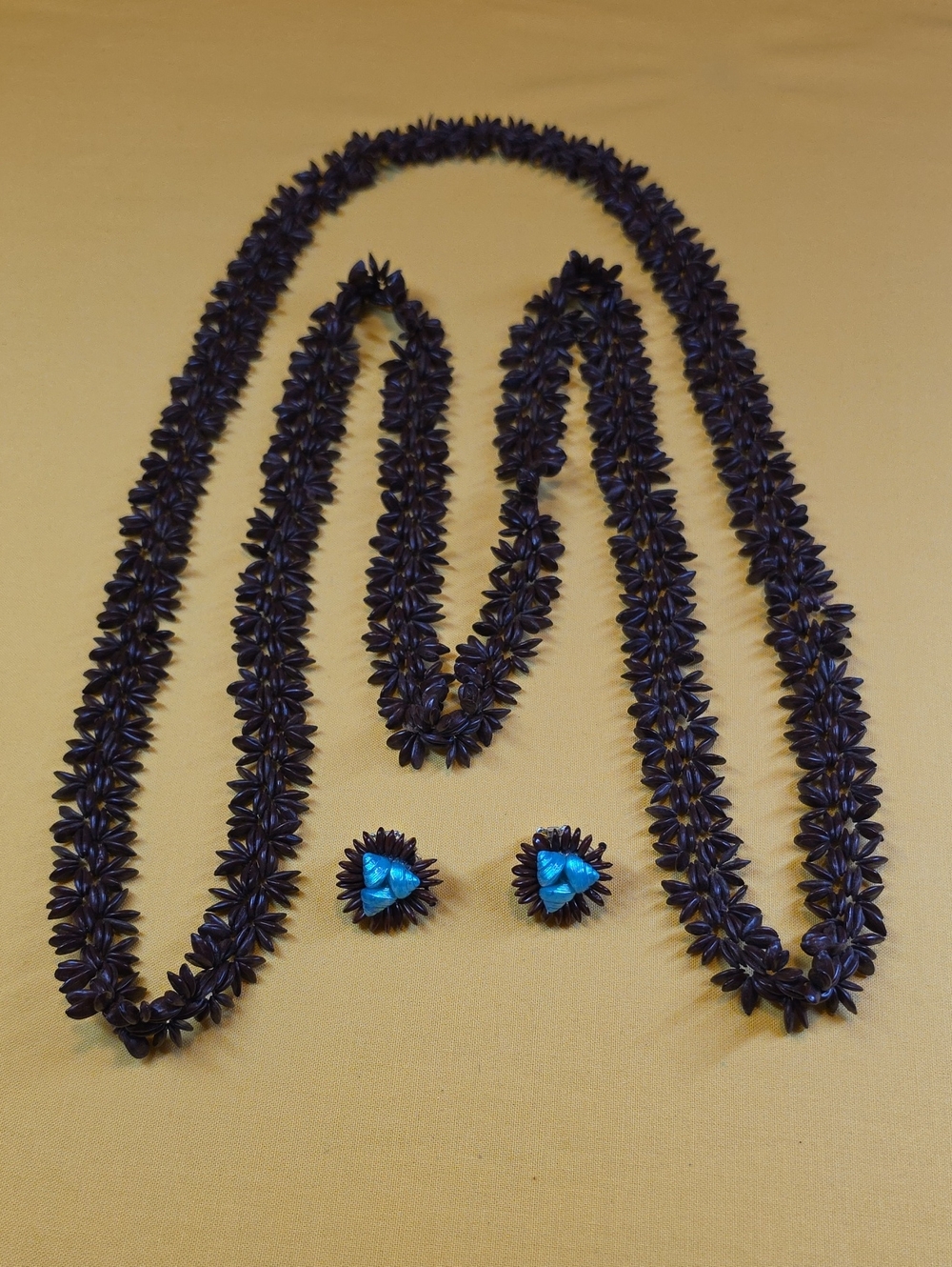 Vintage Mid-Century Hawaiian Koa Seed Lei Necklace & Blue Shell Clip Earrings